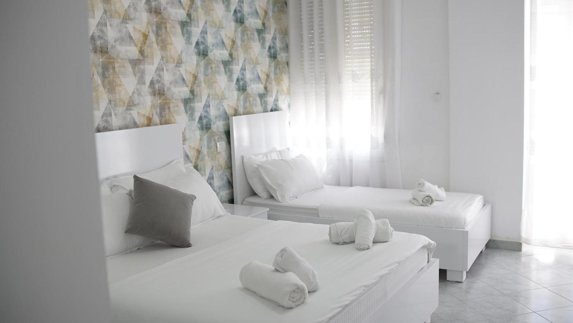 Marina Rooms Дуррес Экстерьер фото